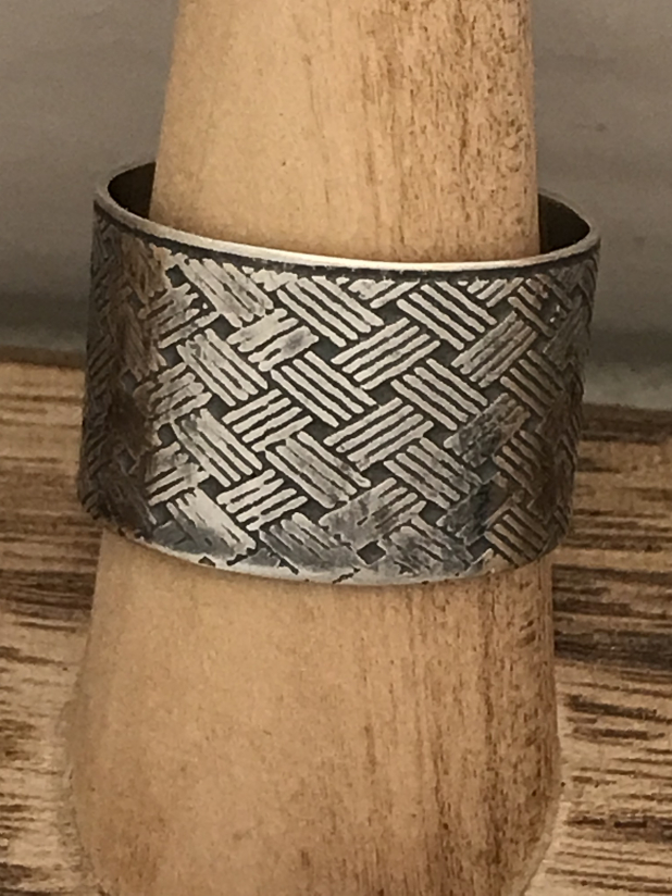 Weave Pattern Wide Band Unisex Ring Size 10