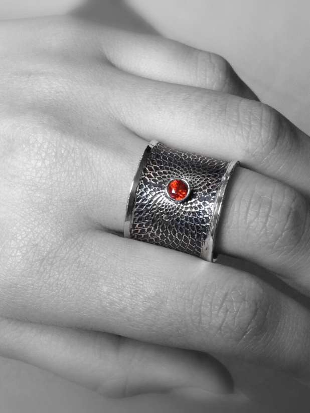 Artistic Wide Ring in Sterling Silver with Spinel Size 7 3/4