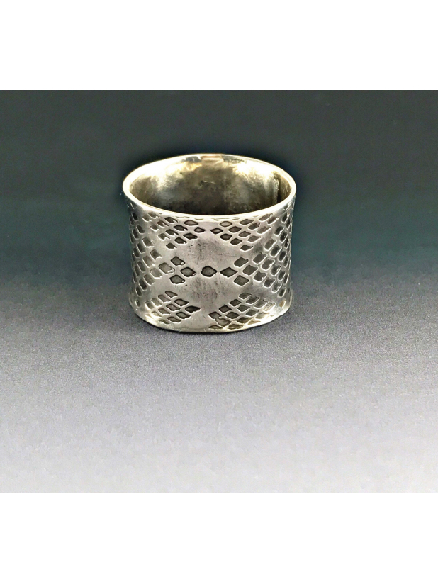 Size 9.25 Casual Accessory, Artistic Wide Ring